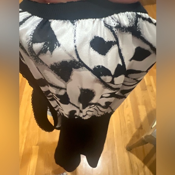 Bebe black and white camisole top with ribbed bottom and silk bust - Picture 3 of 15